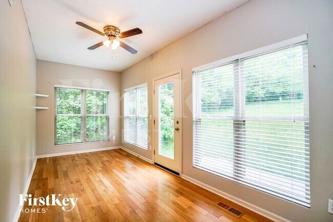 Building Photo - 314 Market St