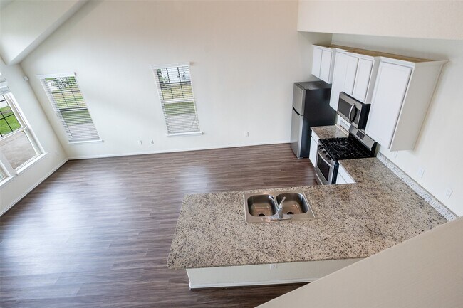 Building Photo - 216 N Lynx Trail