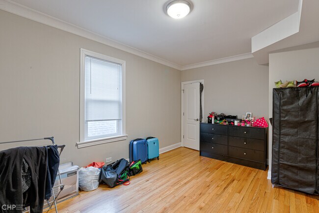 Building Photo - 2822 N Nordica Ave