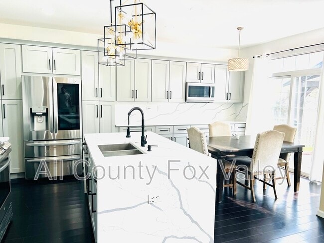 Building Photo - 2080 Mark Cir