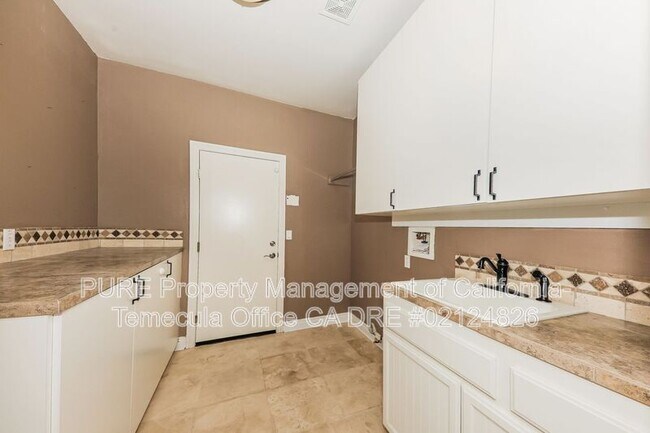 Building Photo - 39547 Chappellet Cir