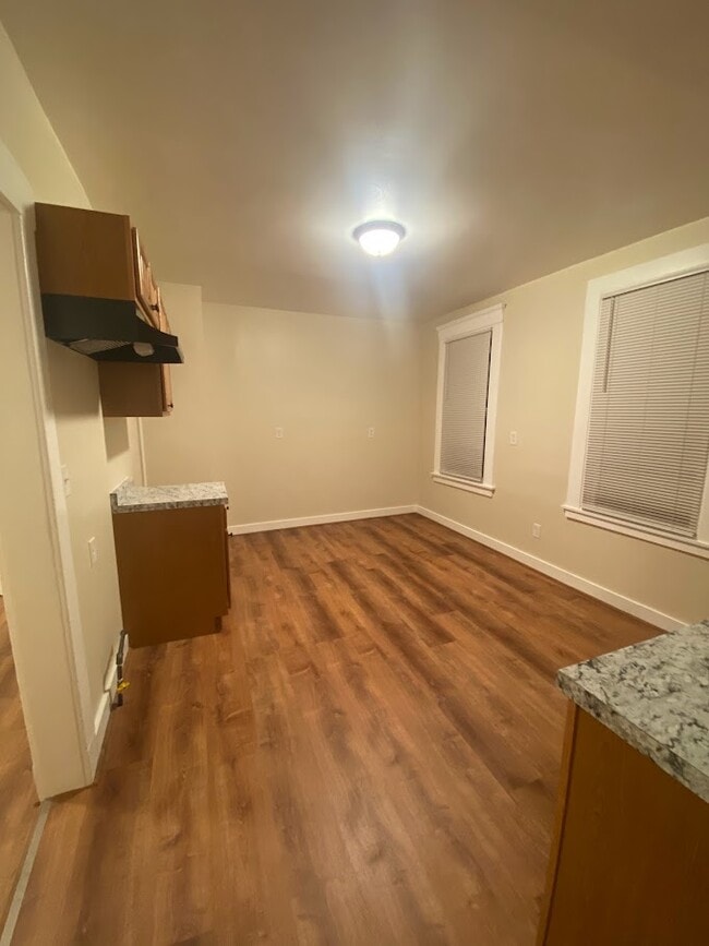 Building Photo - 160 Butler St