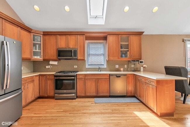 Building Photo - 2931 N Rutherford Ave