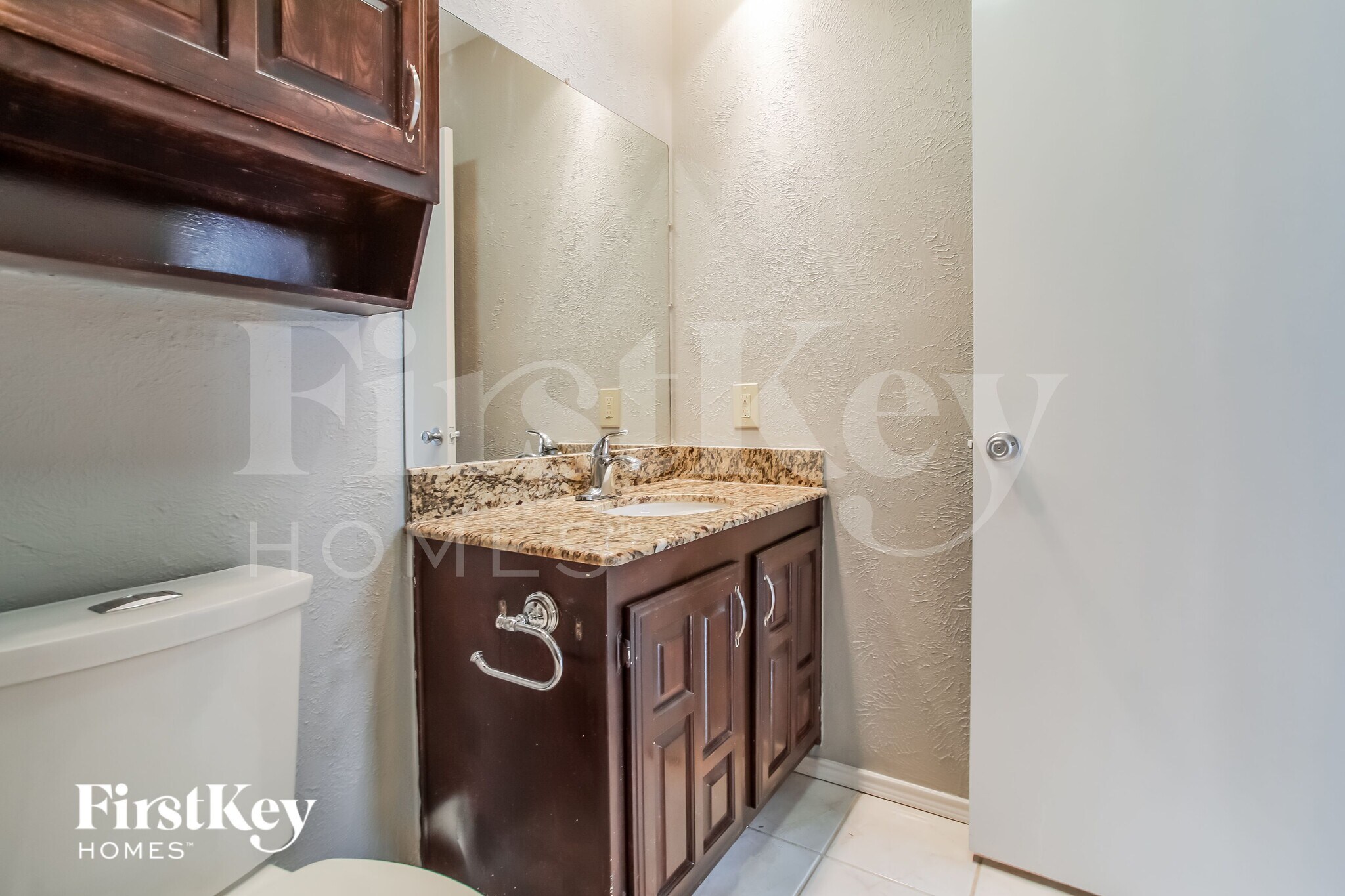 Building Photo - 1835 Tree Line Dr