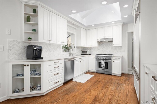 Building Photo - 9 Cherry Ln