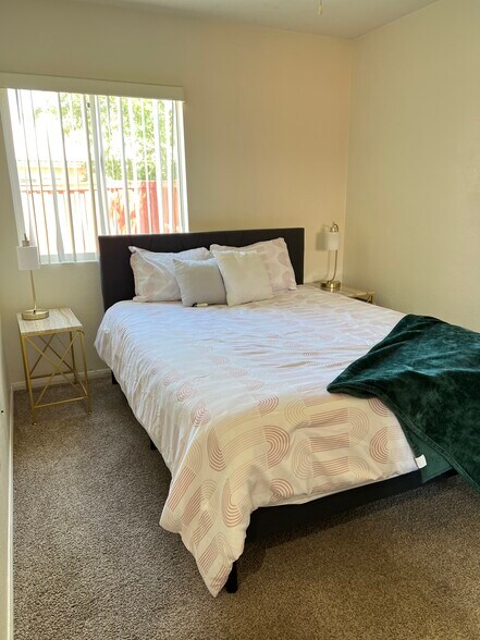 Building Photo - 241 Santa Rosa Dr