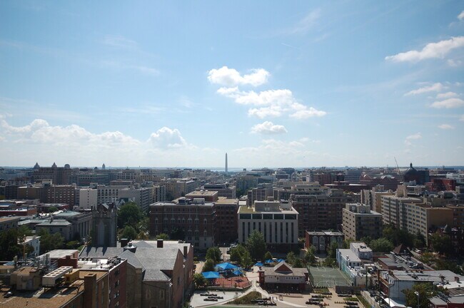 Building Photo - Top-Floor 1BR/1BA in Iconic Dupont Circle ...