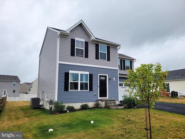 Building Photo - 28 Sedimentary Rock Rd