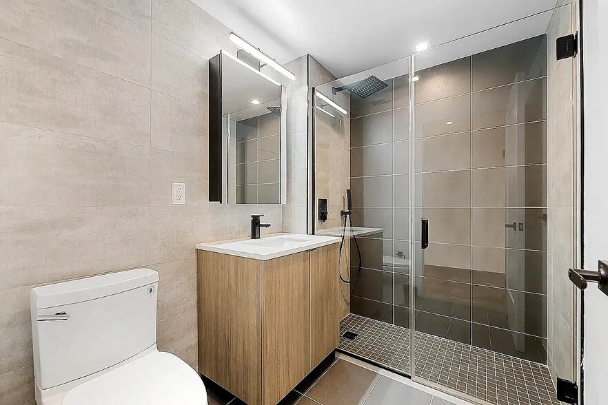 Building Photo - 63 Pitt St