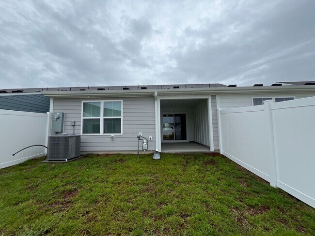 Building Photo - 4184 Farmfield Dr