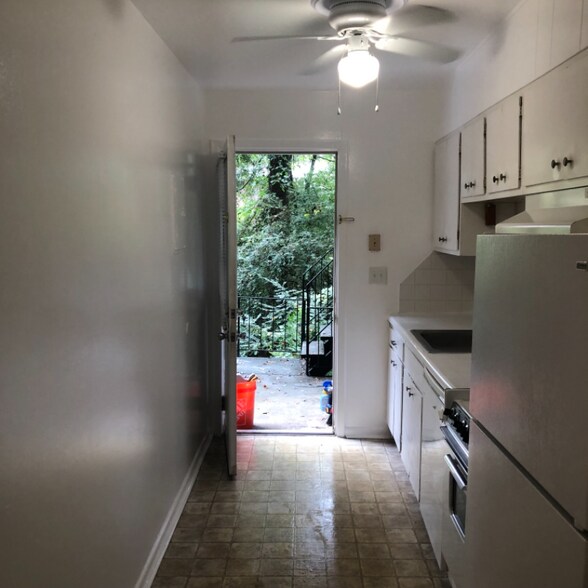 Building Photo - 465 Medlock Rd