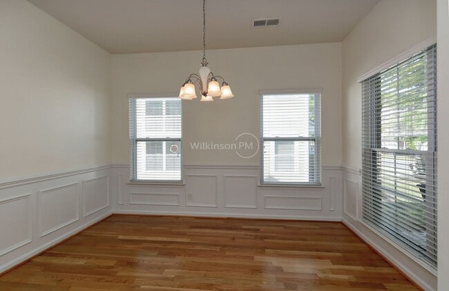 Building Photo - Big & Nice 3Br/2.5Bth Townhome in Steele Creek by Harris Teeter Shopping Center