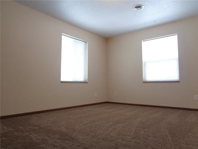 Building Photo - 1706 Lincoln Ave