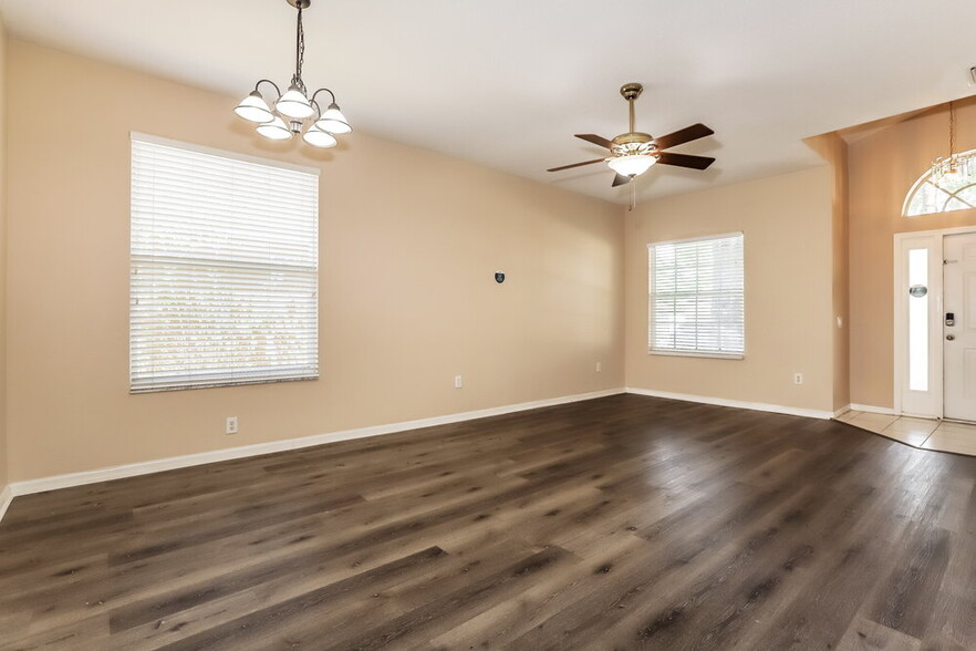 Building Photo - 25402 7 Rivers Cir