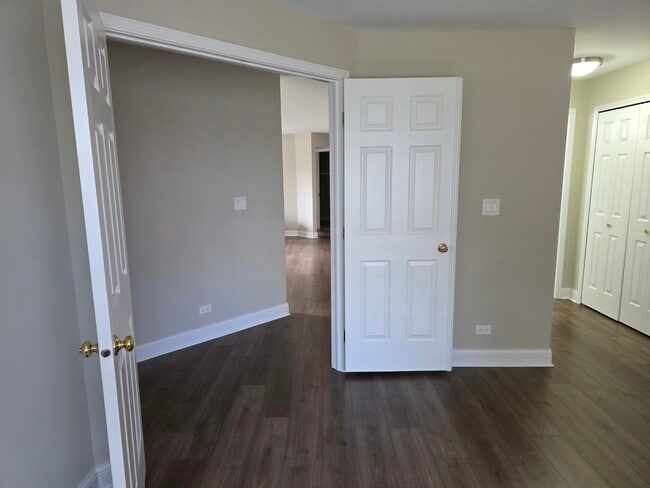 Building Photo - 1545 Thornfield Ln