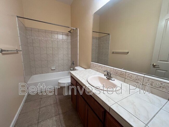 Building Photo - 2423 Guerneville Rd