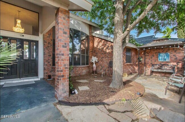 Building Photo - 11521 James Grant Dr