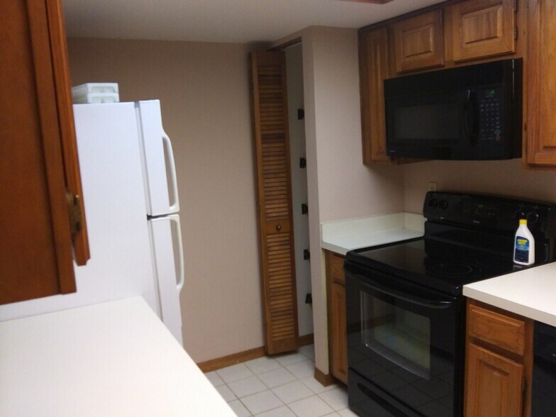 Building Photo - 4515 Southampton Ct