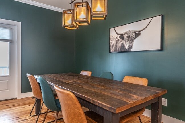 Building Photo - 420 Manning Square