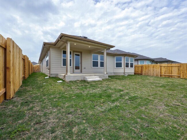 Building Photo - 116 Greenspire Ln