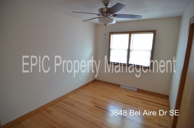 Building Photo - 3648 Bel Air Dr SE