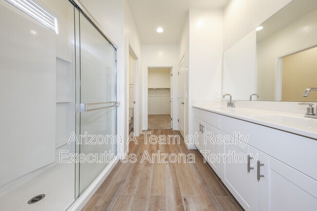 Building Photo - 7867 S Walnutview Dr