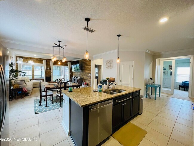 Building Photo - 15792 Bainebridge Dr