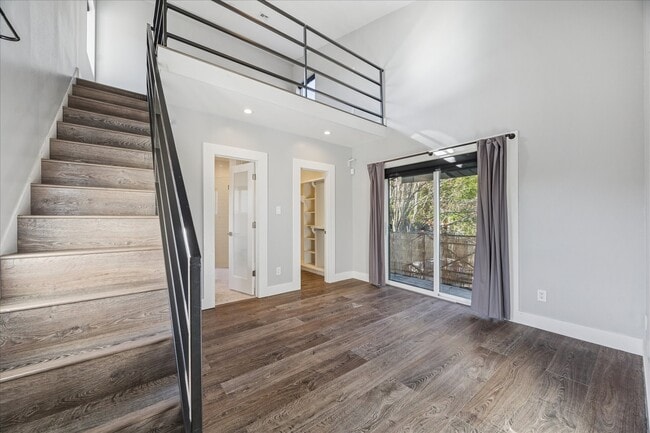 Building Photo - 1919 Missouri St