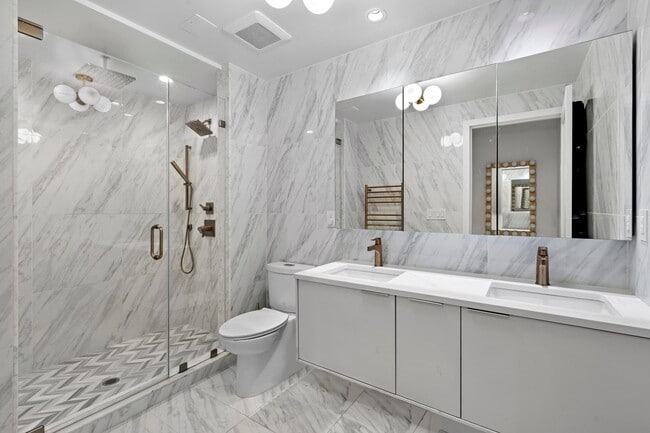 Building Photo - 634 Garden St