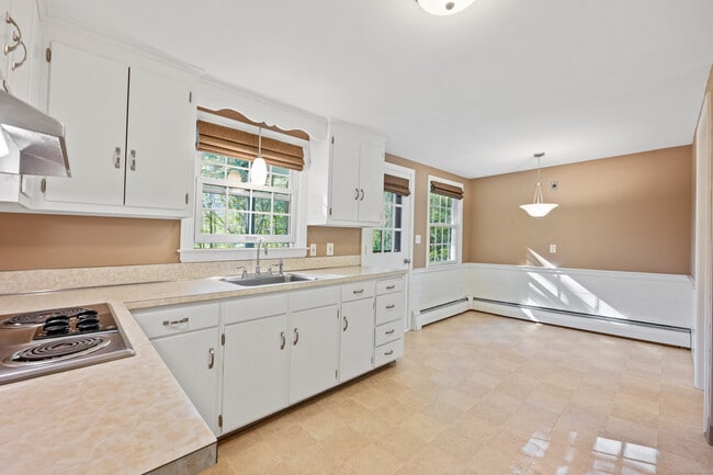 Building Photo - 135 Brookside Rd