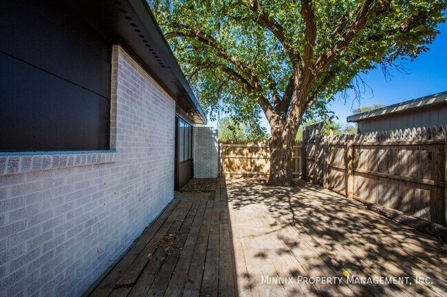 Building Photo - 2725 63rd St