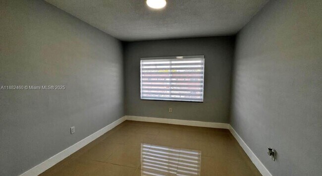 Building Photo - 3600 SW 9th Terrace