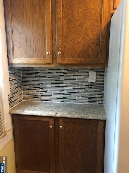 Building Photo - 115 Degroff Pl