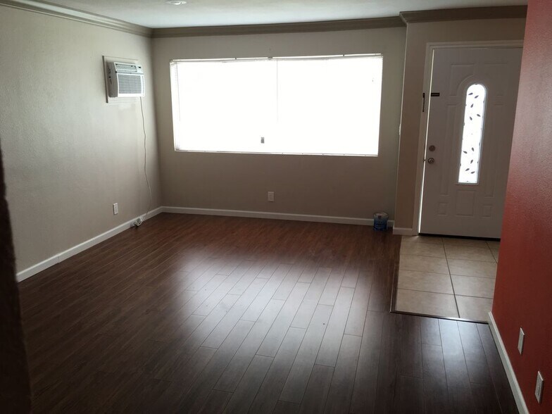 Building Photo - 642-648 W. 3rd St.