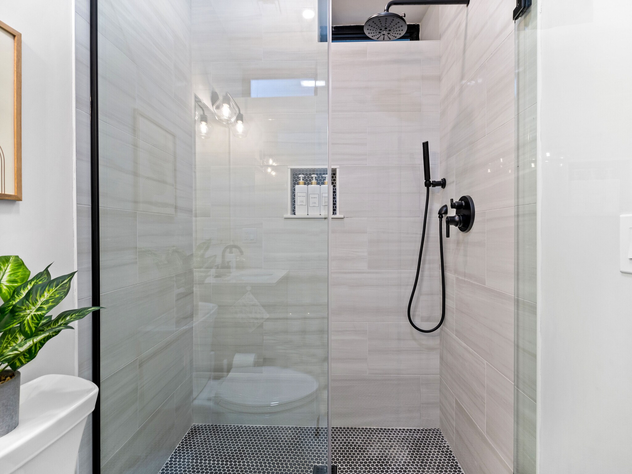 Building Photo - 566 Dorchester Ave