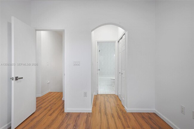 Building Photo - 642 SW 106th Ave