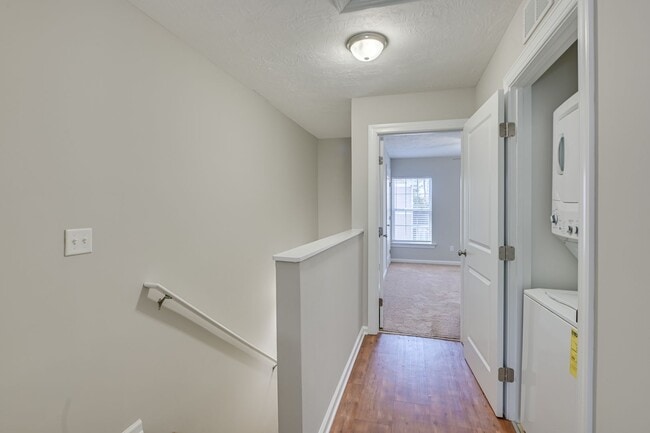 Building Photo - Adderman Point- 2 bed/2.5 bath Apartment