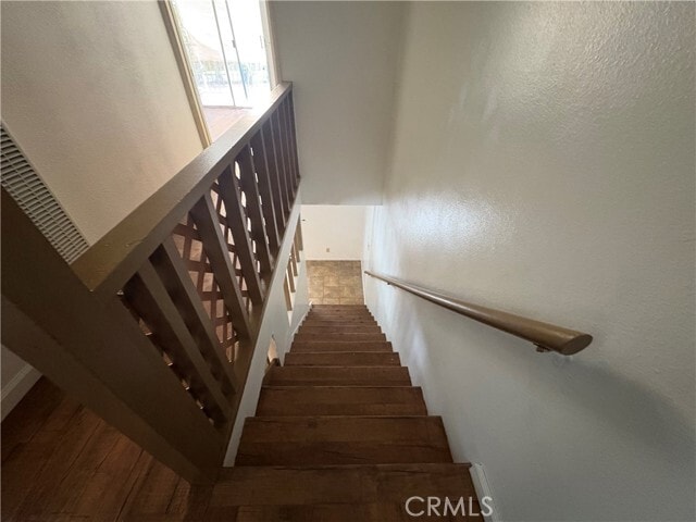 Building Photo - 1123 E La Deney Ct