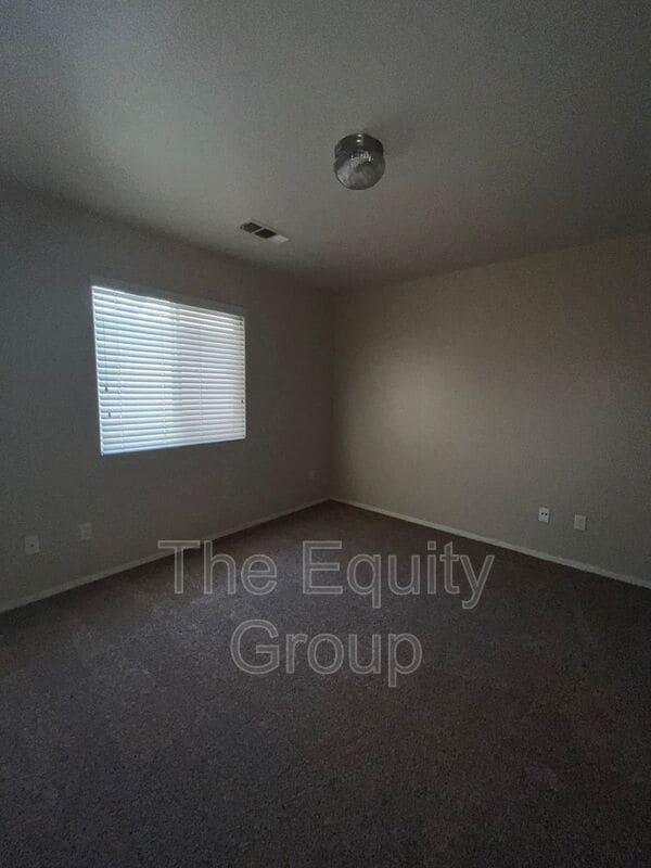 Building Photo - 2521 W Lark Ave