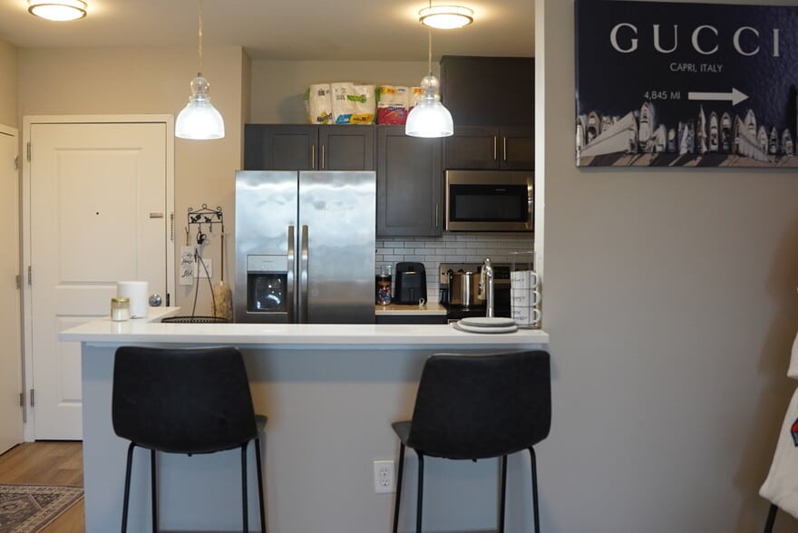 Building Photo - 500 S Center St