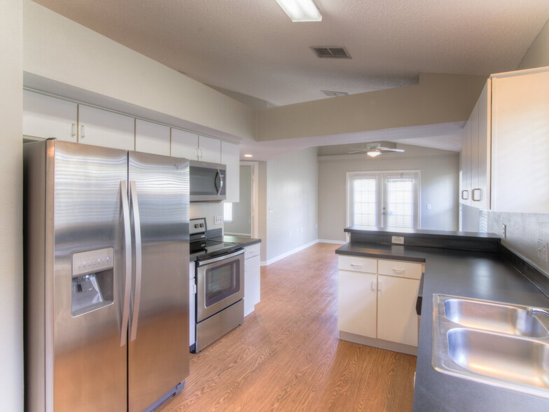 Building Photo - 1051 Woodsong Way