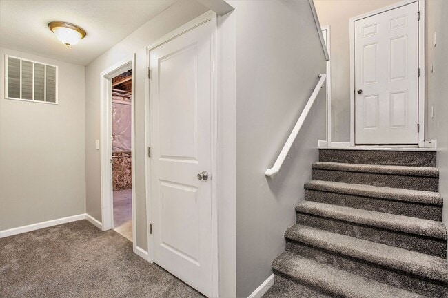 Building Photo - Beautiful Neighborhood with Newer Home for Lease