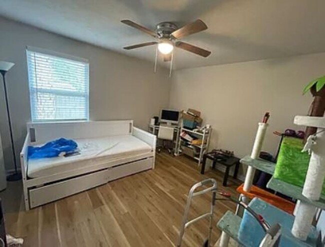 Building Photo - Spacious 3 Bed, 2 Bath Home with Workshop ...