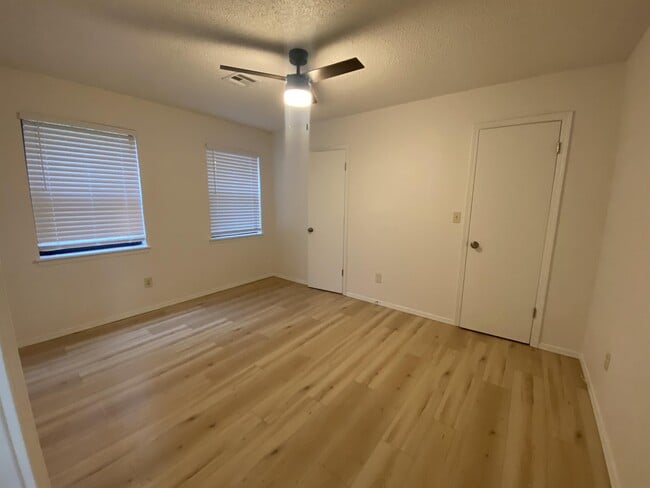 Building Photo - 804 Hawks Nest Dr