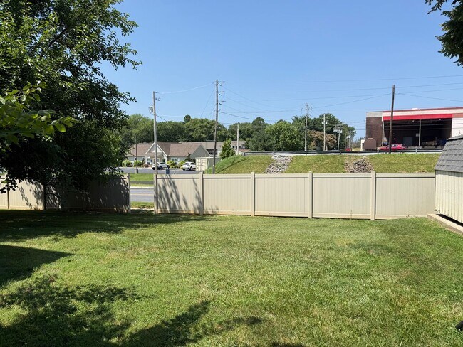 Building Photo - 359 Greenland Dr