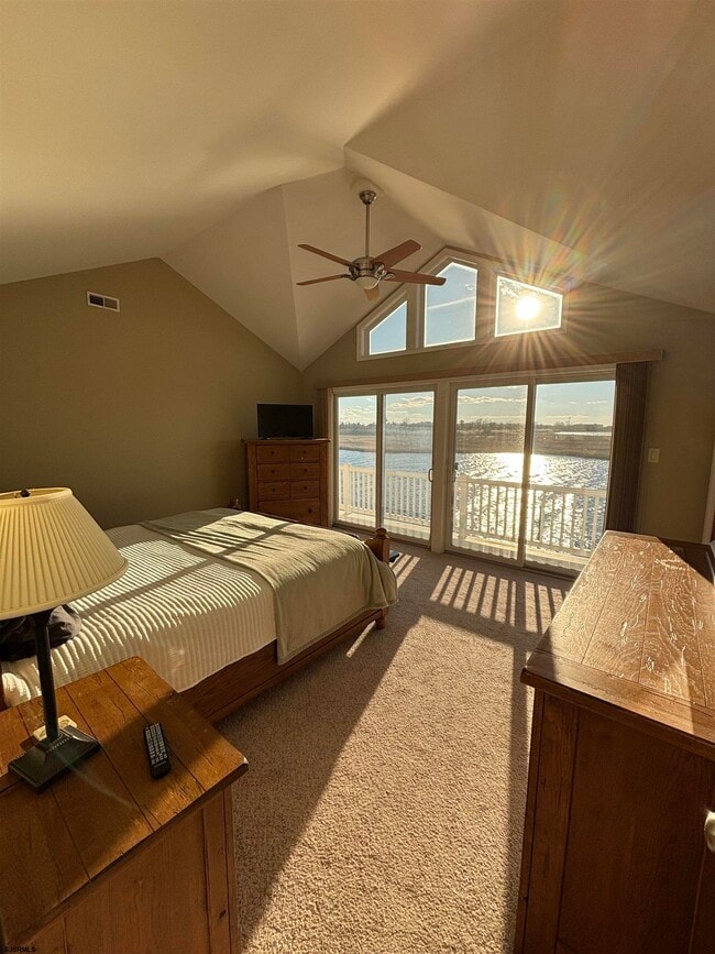 Building Photo - 802 N Harvard Ave