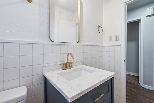 Building Photo - 1406 Sheffield Rd