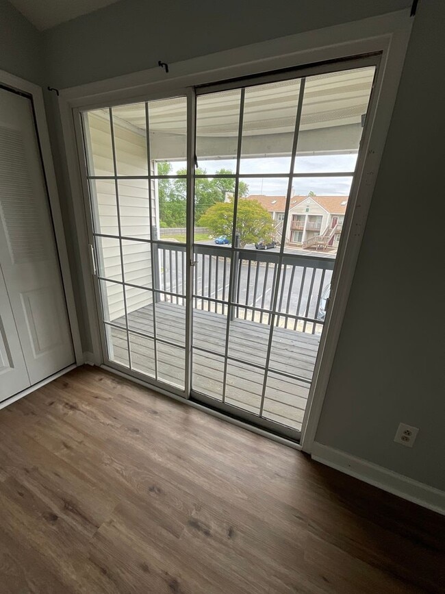 Building Photo - Charming Condo in Churchland Southwest