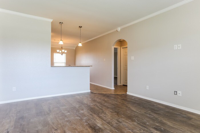 Building Photo - 12805 Bell Flower Dr