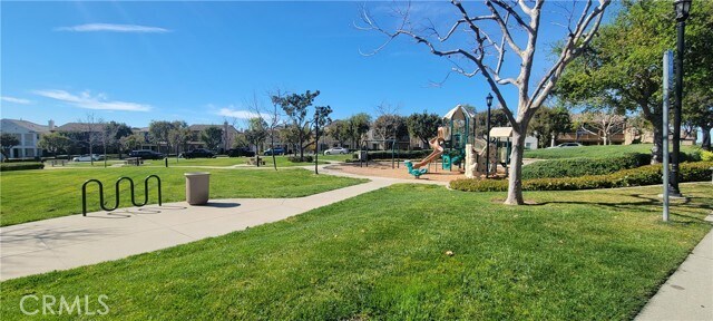 Building Photo - 810 The Promenade